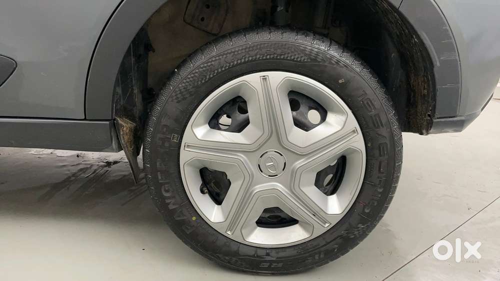 Tata Nexon 1.2 Revotron Xm (s), 2023, Petrol