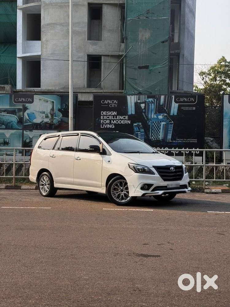 Toyota Innova 2.5 G (diesel) 8 Seater, 2015, Diesel