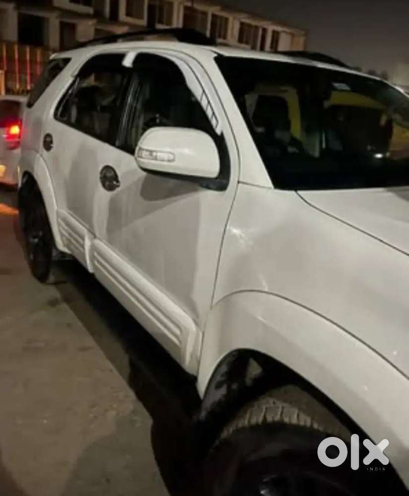 Low Km Driven Toyota Fortuner