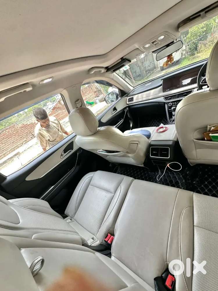 Mahindra Xuv700 2024 Diesel At 7 Str Awd
