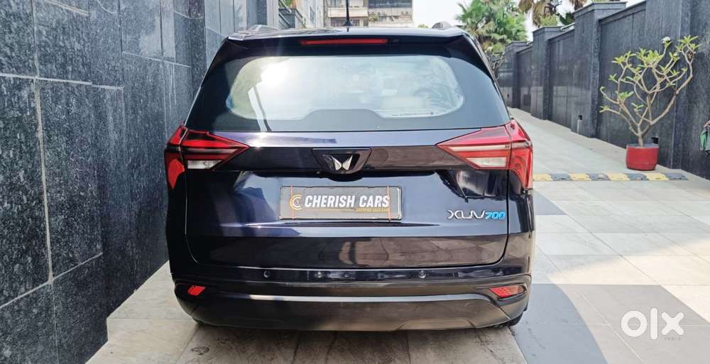 Mahindra Xuv700 2.0 Mx Petrol Mt 5 Str, 2024, Petrol