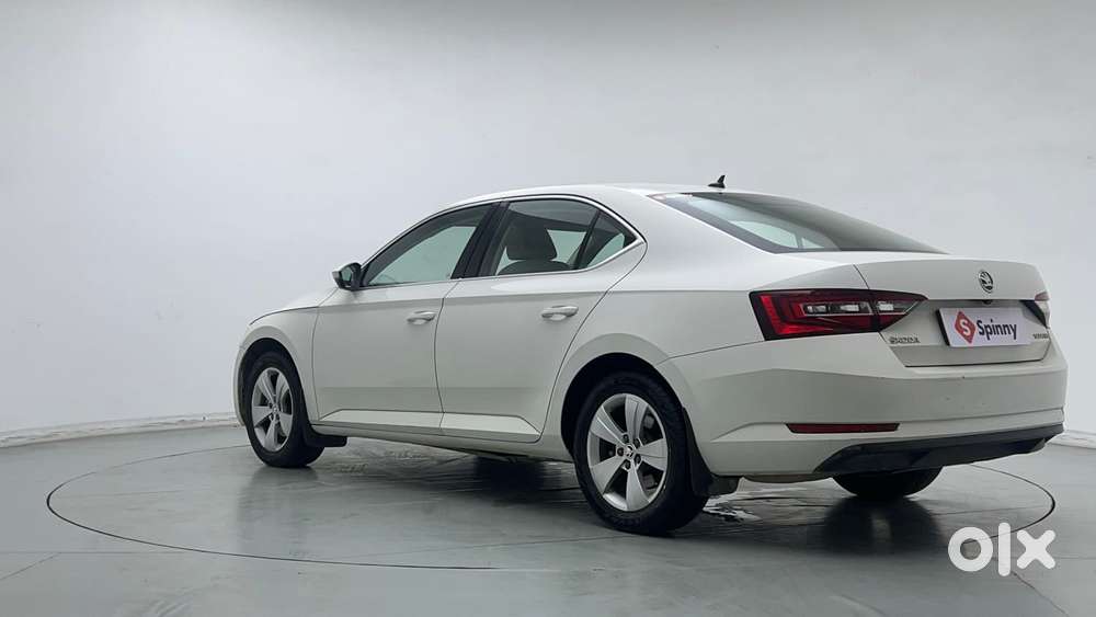Skoda Superb [ ] 1.8 Style Tsi At, 2019, Petrol