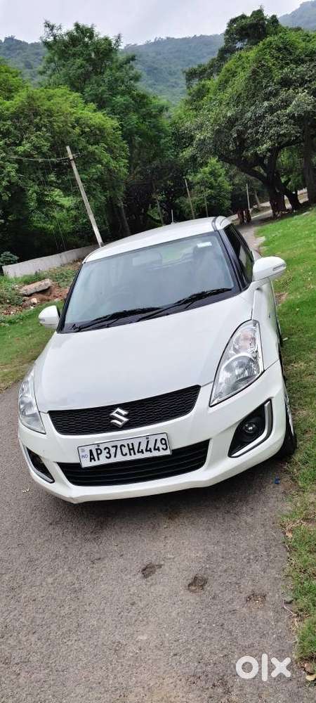 Maruti Suzuki Swift Vxi Abs Bsiv, 2015, Petrol