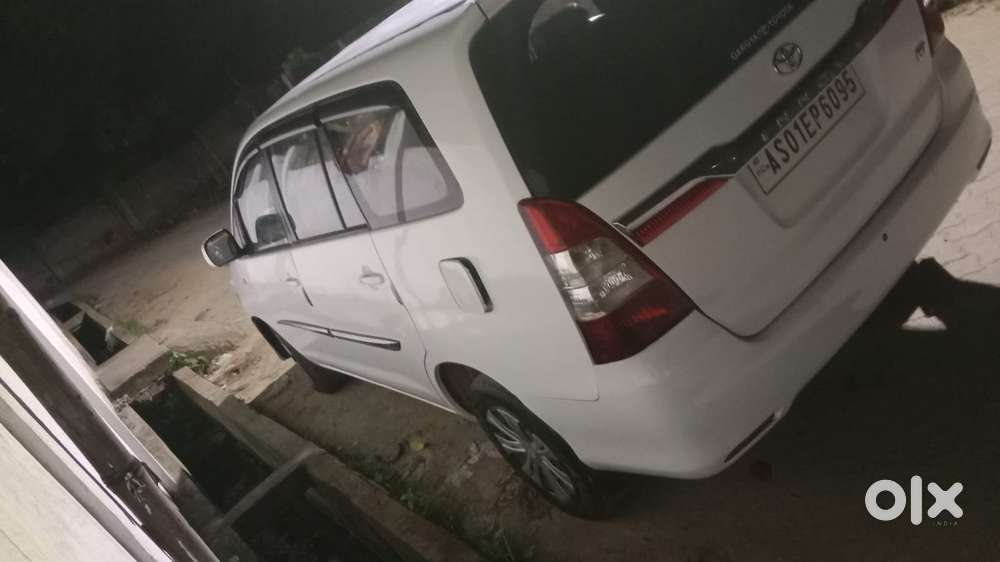 Toyota Innova 2.5 G (diesel) 8 Seater, 2015, Diesel