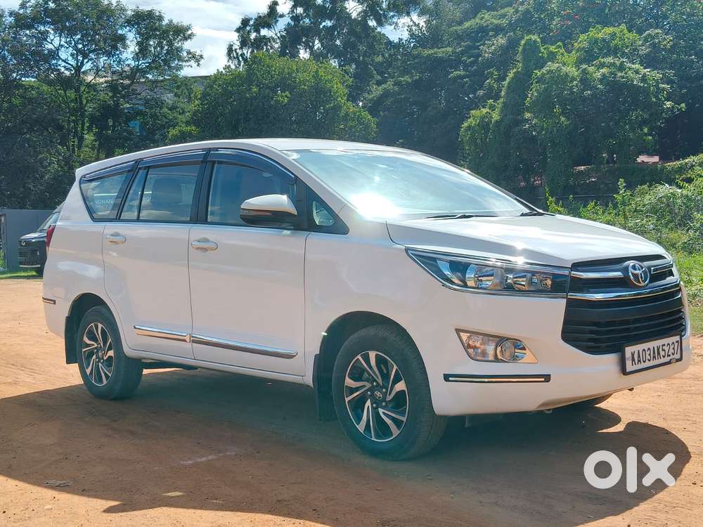 Toyota Innova Crysta 2.4 G Mt, 2022, Diesel
