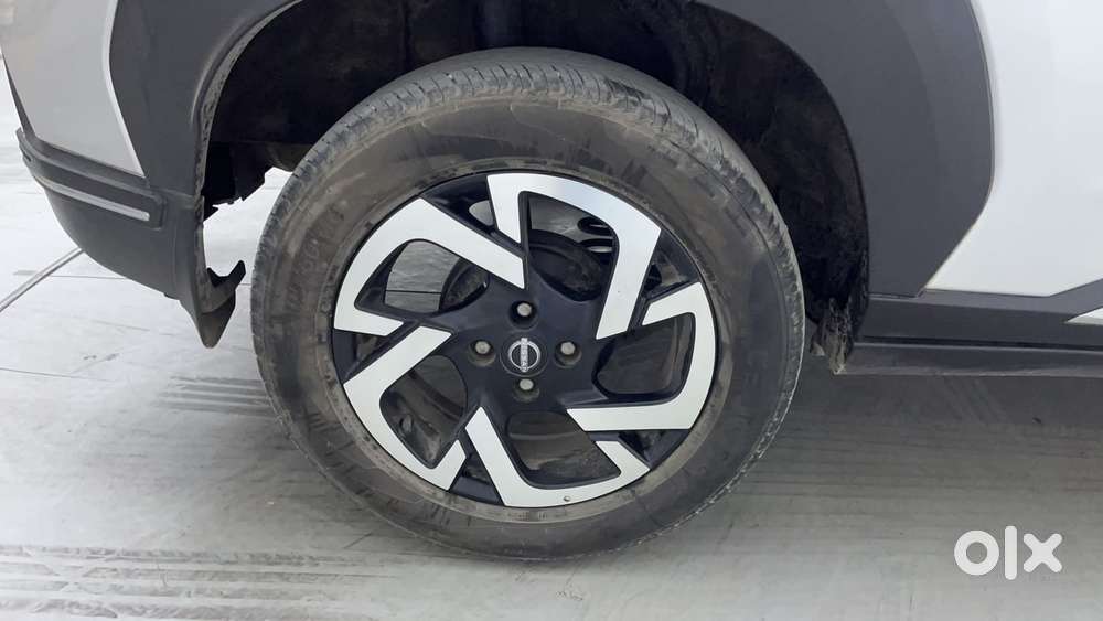 Nissan Magnite 1.0 Xv Premium Turbo Cvt, 2022, Petrol