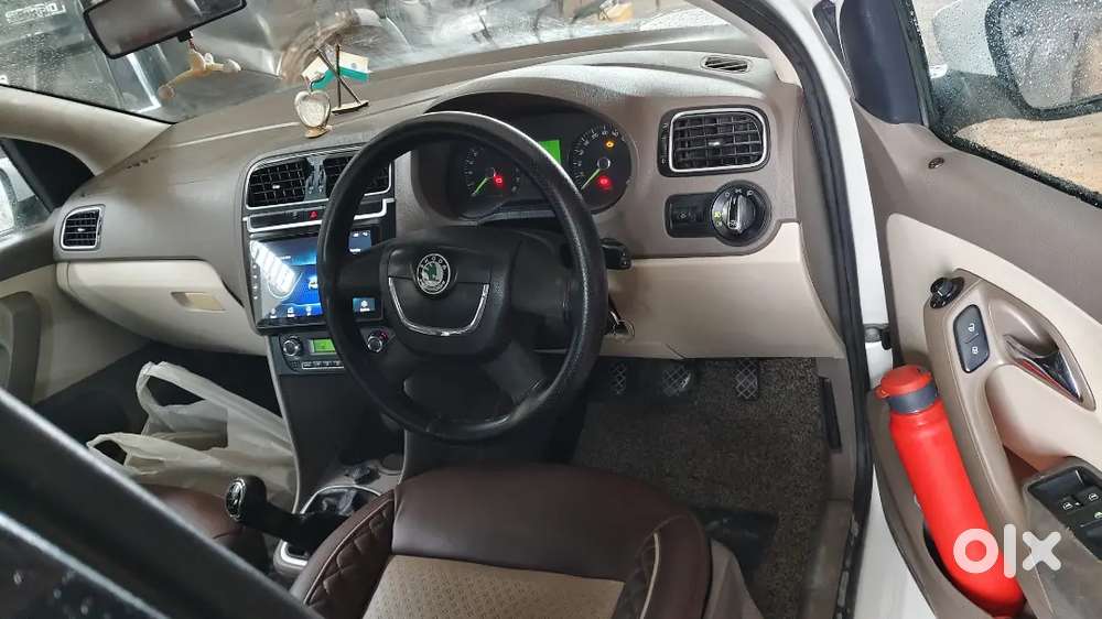 Skoda Rapid 1.6 Elegance 2012