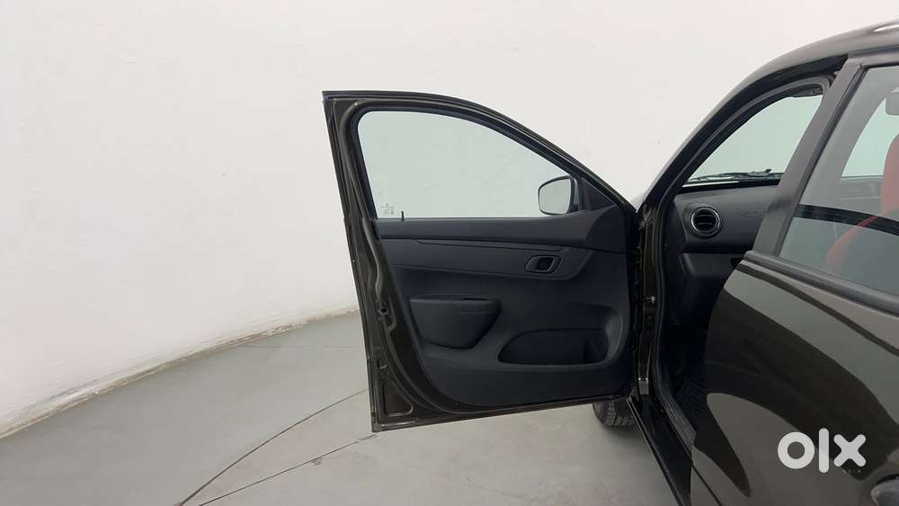 Renault Kwid 1.0 Rxt Amt, 2023, Petrol