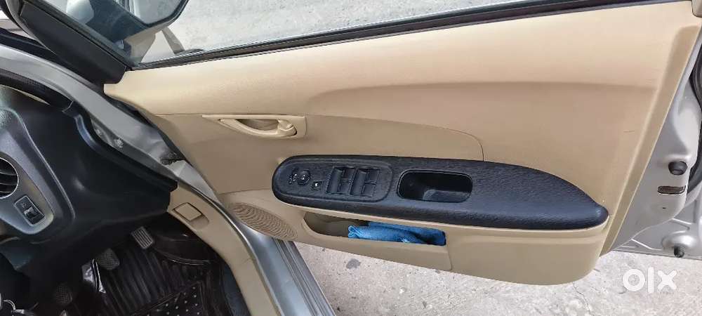 Honda Amaze 2nd Gen 2014 Petrol 76000 Km Driven