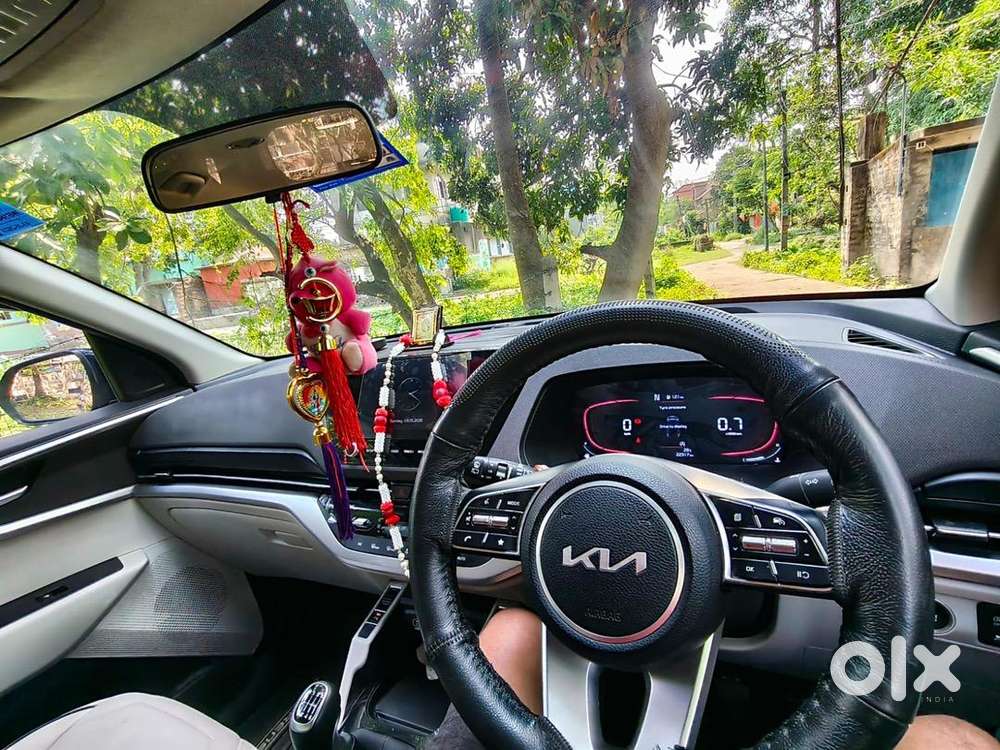 Kia Carens 2023 Petrol 23000 Km Driven