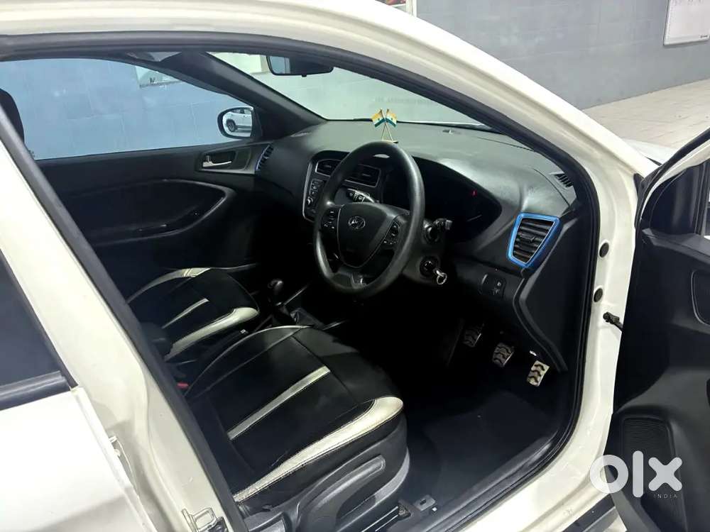 Hyundai I20 Active Petrol,mint Condition,insurance Upto December 2026