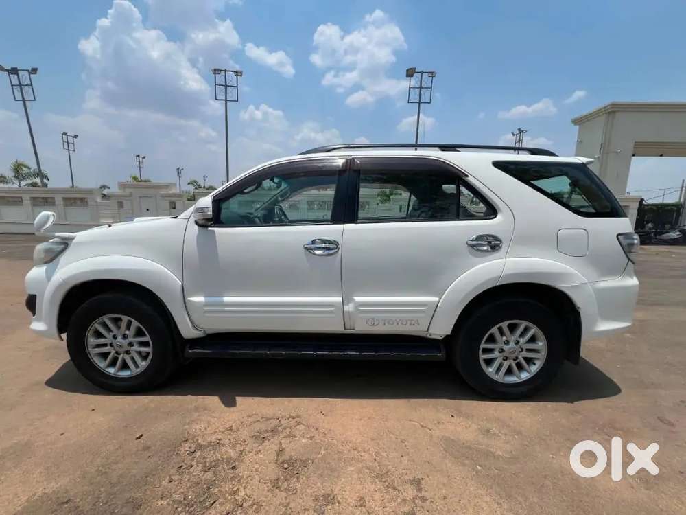 Toyota Fortuner 3.0 Pure White Original Colour.