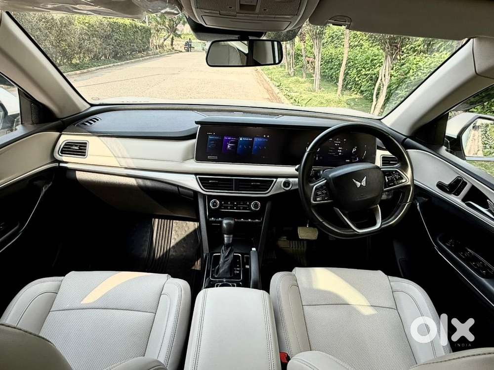 Mahindra Xuv700 2.2 Ax 7 Diesel At Str, 2023, Diesel