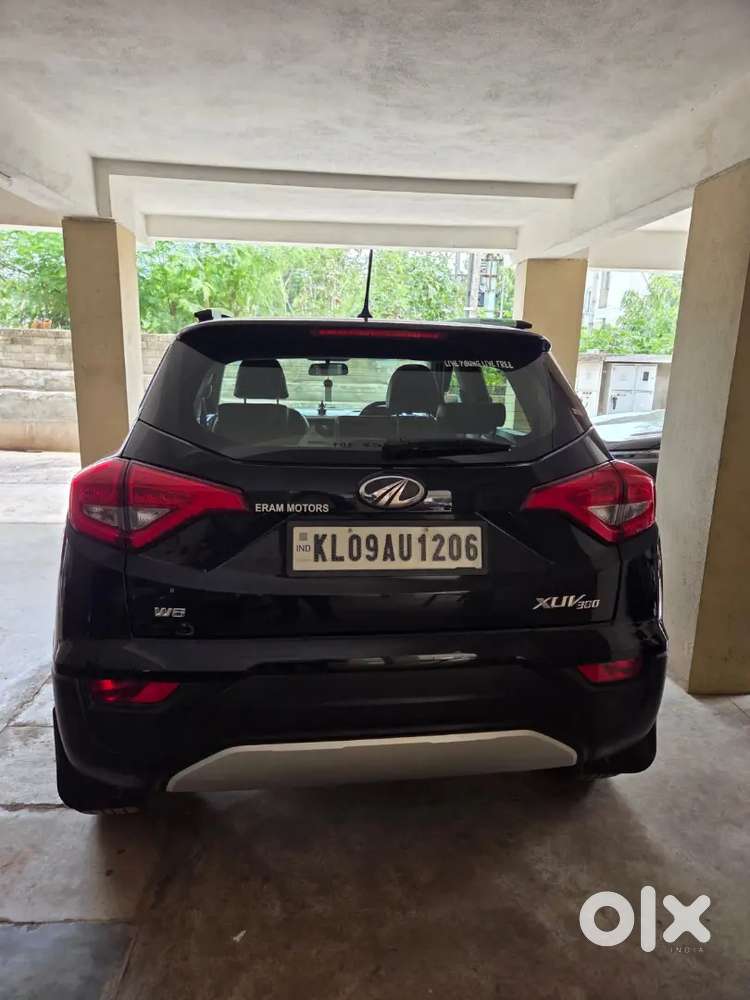 Mahindra Xuv300 W8 Petrol 2021 Model