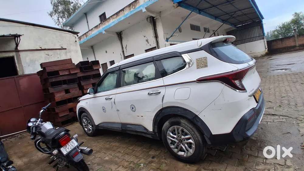 Kia Carens Diesel Manual 2024 Variant