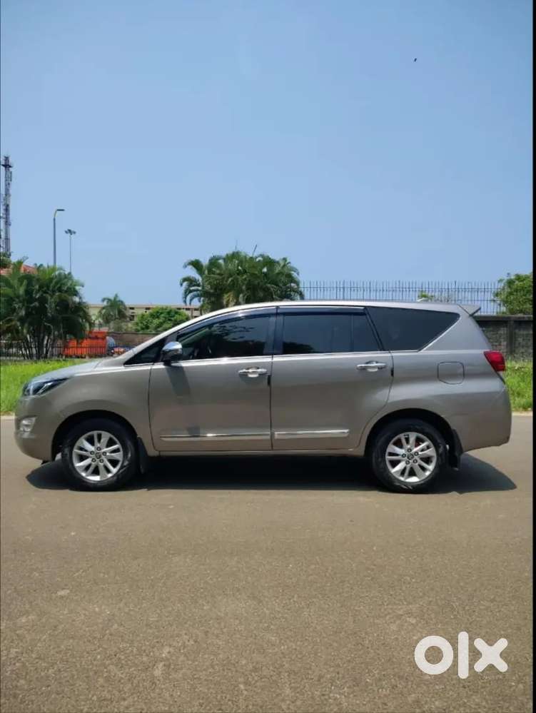 2017 Toyota Innova Crysta V 7 Str Manual