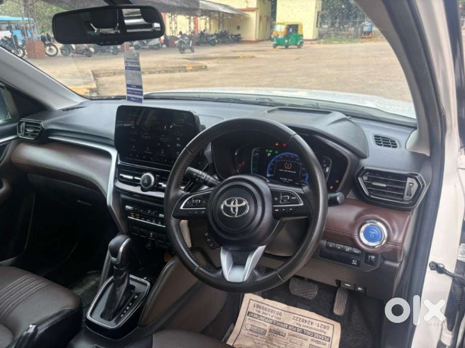 Toyota Urban Cruiser Hyryder 1.5 V Hybrid, 2023, Petrol