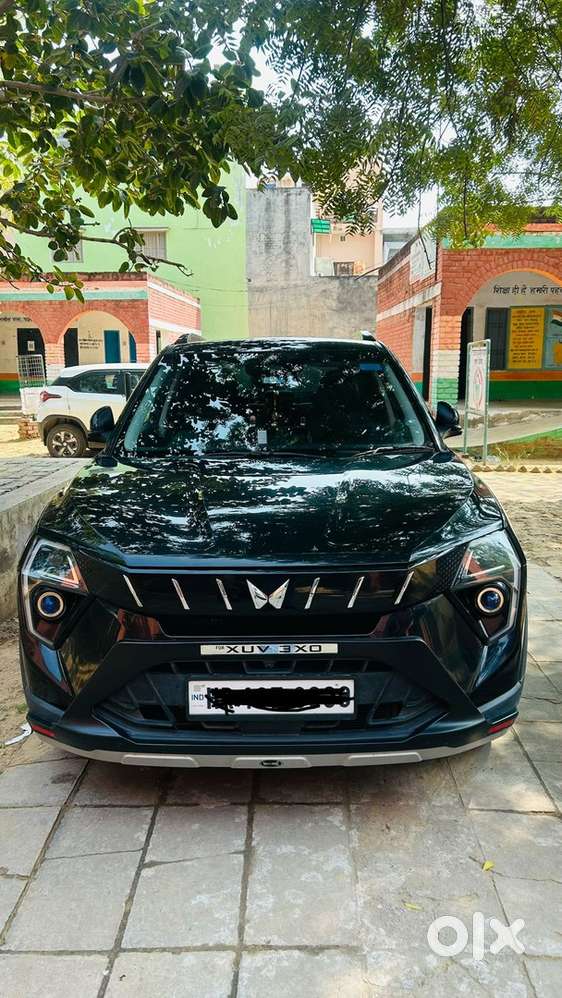 Mahindra Xuv 3xo 2025 Petrol Well Maintained