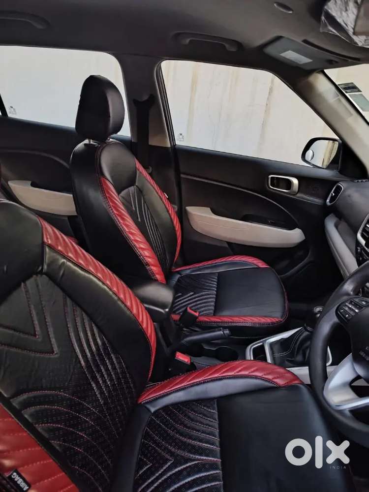 Hyundai Venue 2024 Petrol Well Maintained