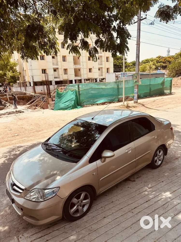おまとめ Honda City ZX 2006 Petrol Well Maintained - Cars in undefined