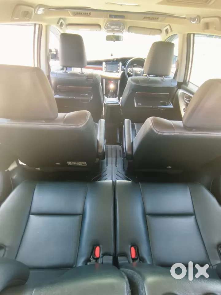 Toyota Innova Crysta [2020-ongoing] 2.4 Zx 7 Str, 2025, Diesel
