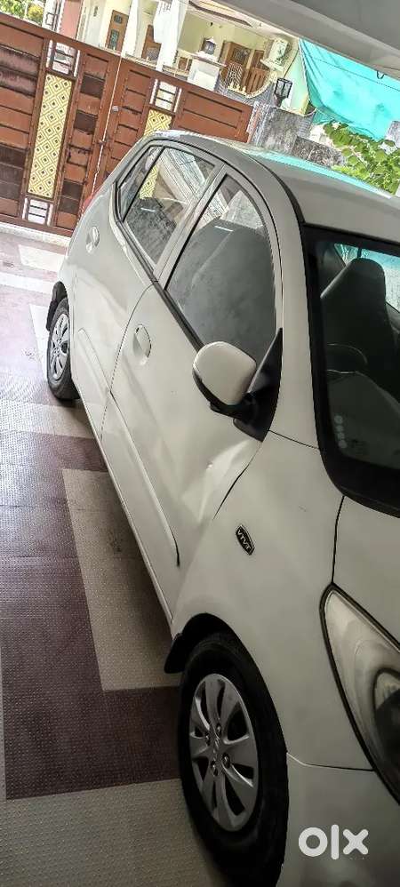 Hyundai I10 2011 Petrol Well Maintained Top Model