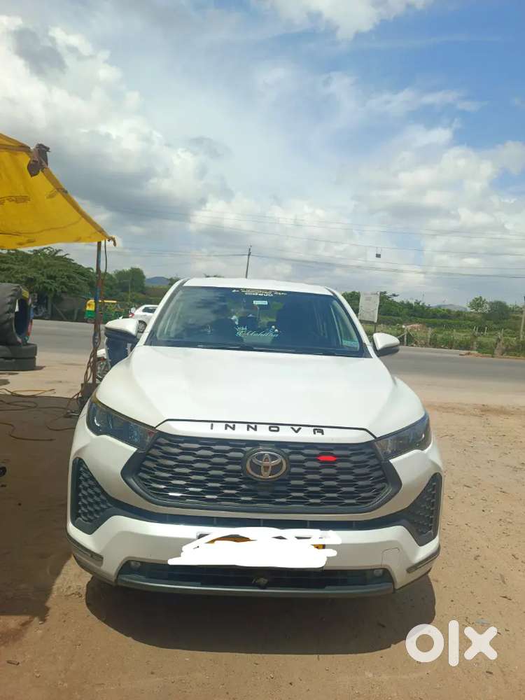 Toyota Innova Hycross 2024 Petrol