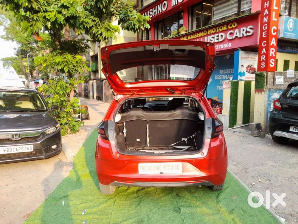 Tata Altroz 1.2 Xe, 2022, Petrol