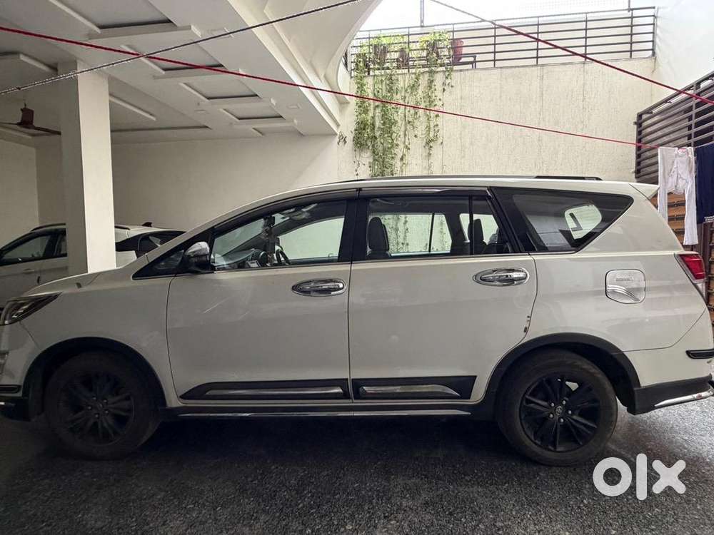 Innova Crysta Touring Sports2.8zx