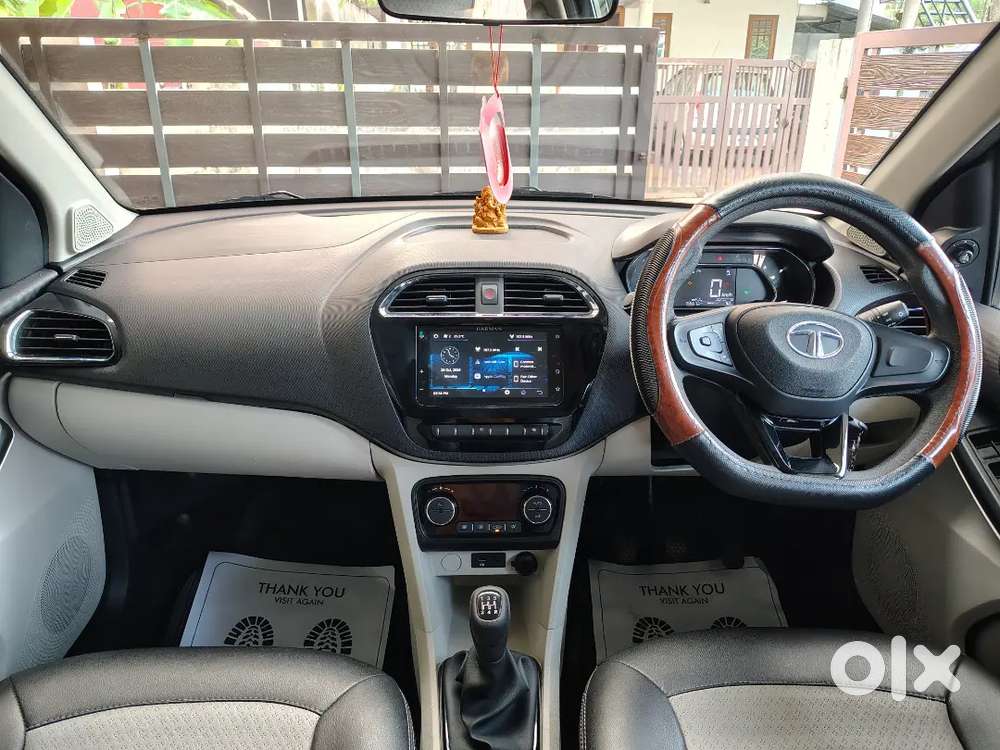 Tata Tiago Midnight Plum Color (2022)