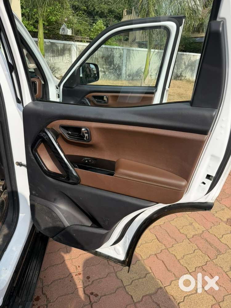Mahindra Scorpio-n 2025 Diesel Manual
