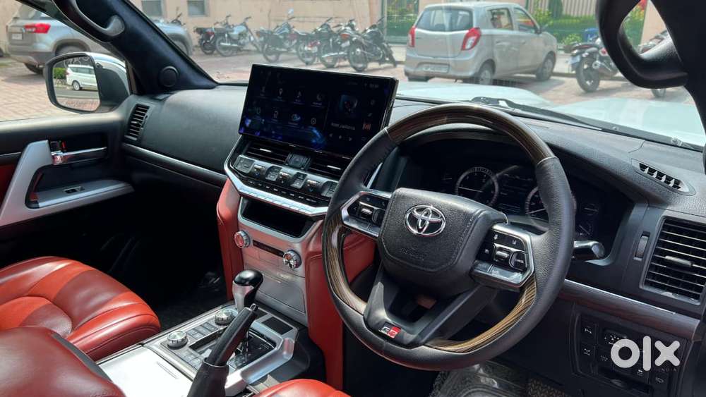 Toyota Land Cruiser [2015-2020] 4.5 Vx Lc 200, 2014, Diesel