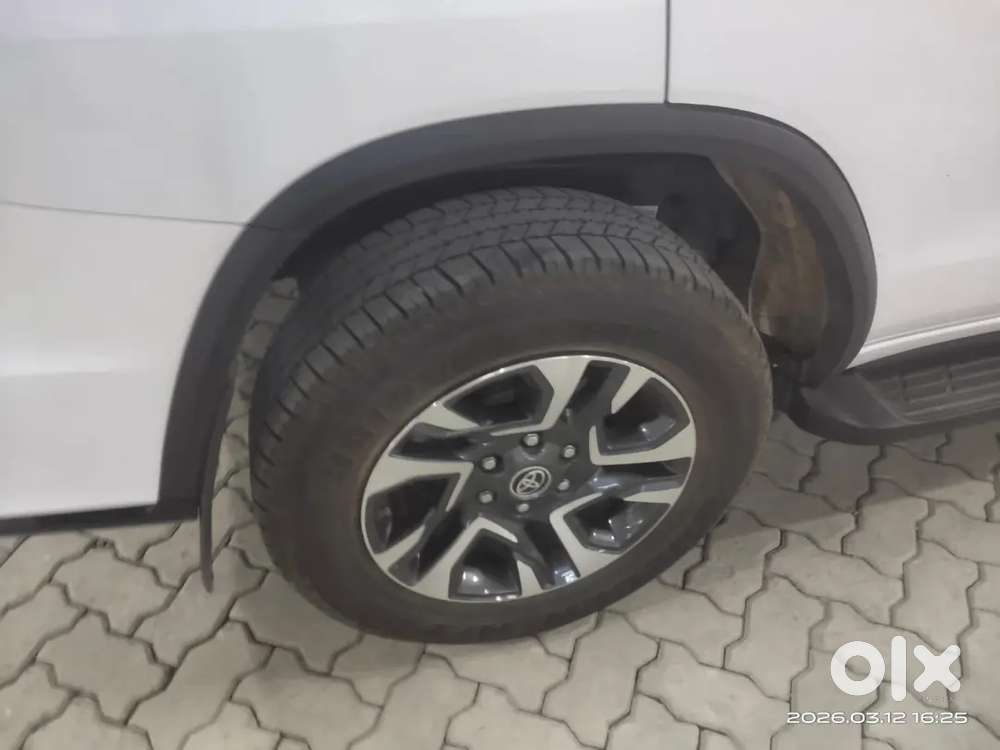 Toyota Fortuner Legender 2025