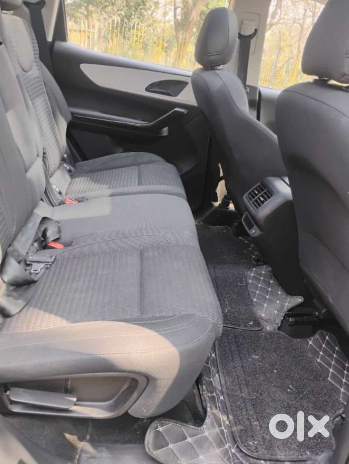 Mahindra Xuv700 2.2 Ax 5 Diesel Mt 7 Str, 2024, Diesel