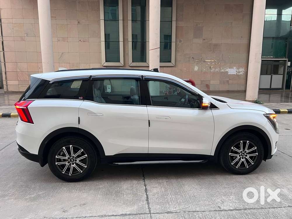 Mahindra Xuv700 2.0 Ax 7 Petrol Mt Str, 2022, Diesel