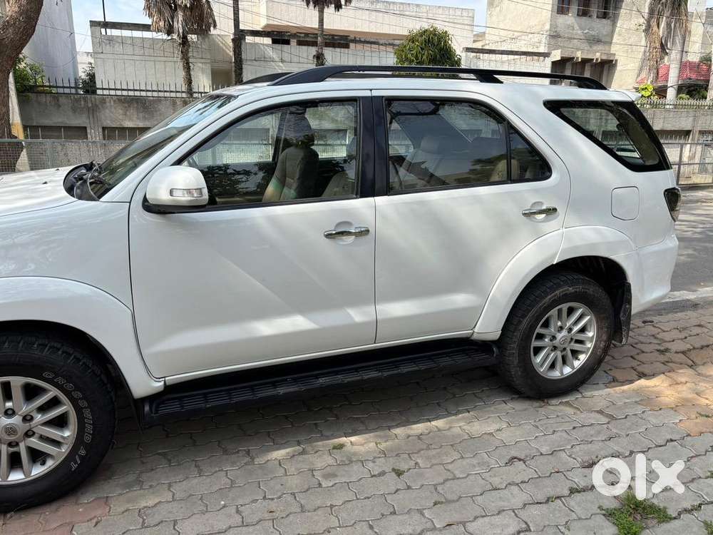 Toyota Fortuner 2013
