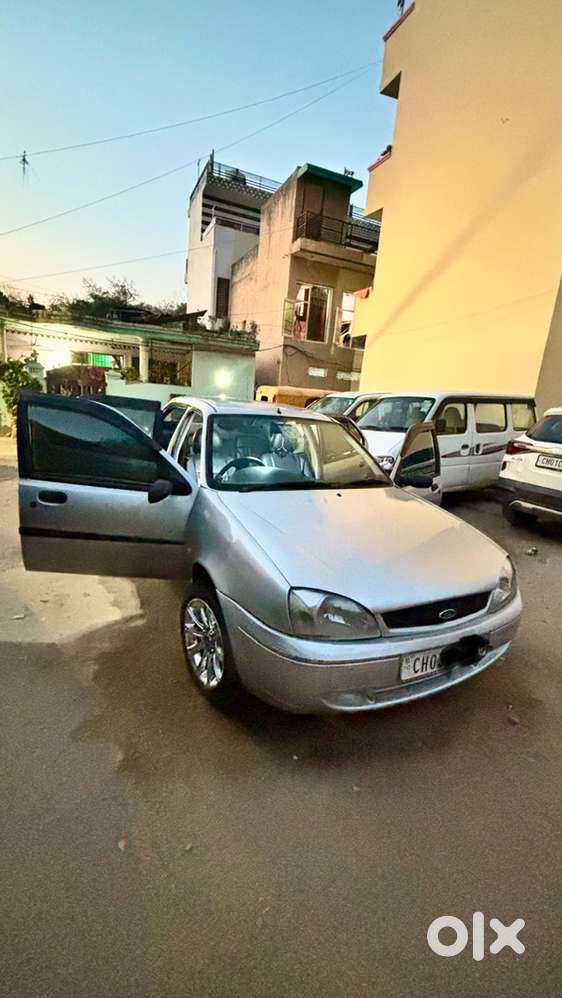 Ford Ikon 1.6 Petrol 2004