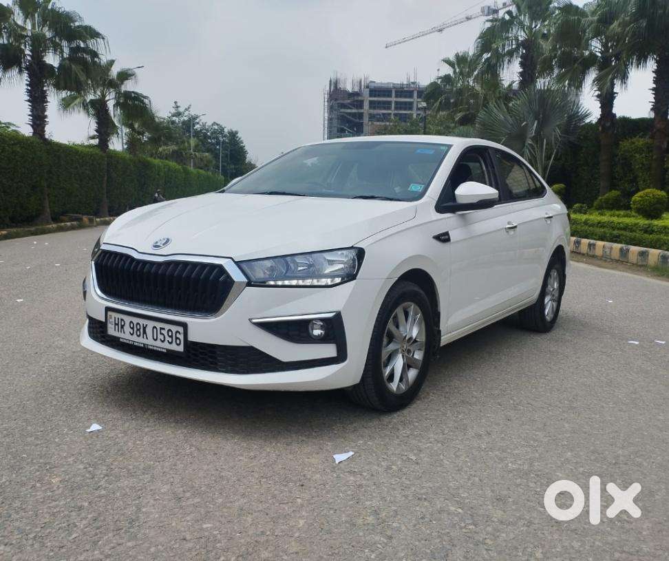 Skoda Slavia 1.0 Ambition Tsi, 2023, Petrol