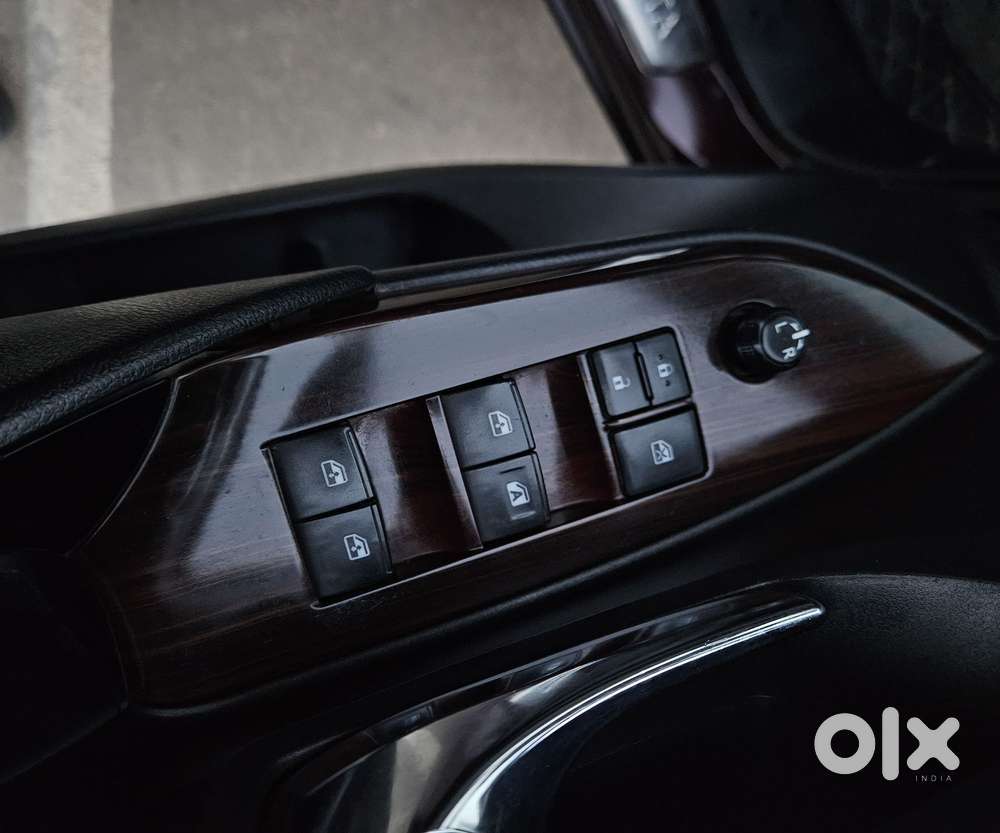 Toyota Innova Crysta [2020-ongoing] 2.7 Gx Mt 7 Str, 2021, Diesel