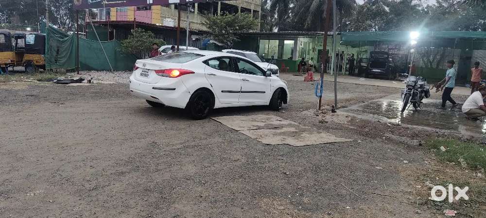 Hyundai Elantra 2013 Diesel 110000 Km Driven