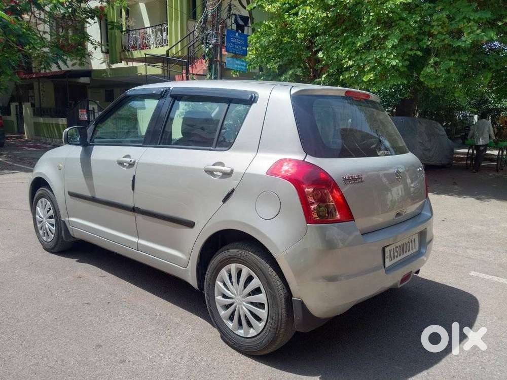 Maruti Suzuki Swift Vxi Bsiv, 2011, Petrol