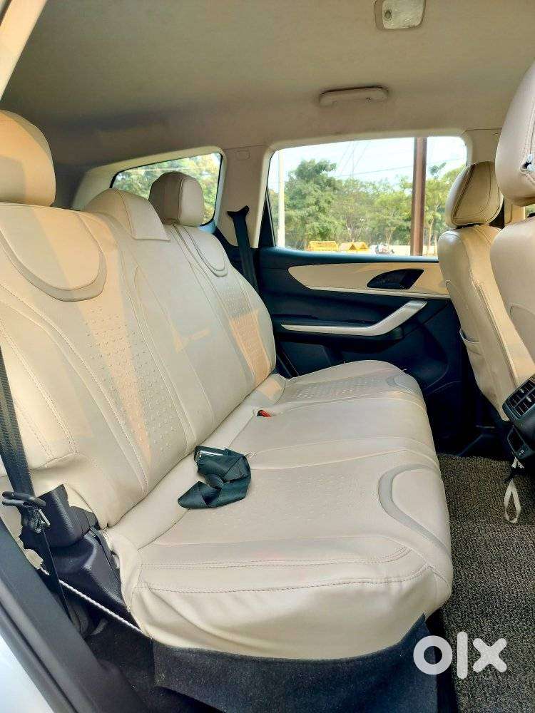 Mahindra Xuv700 2.2 Mx Diesel Mt 5 Str, 2024, Diesel