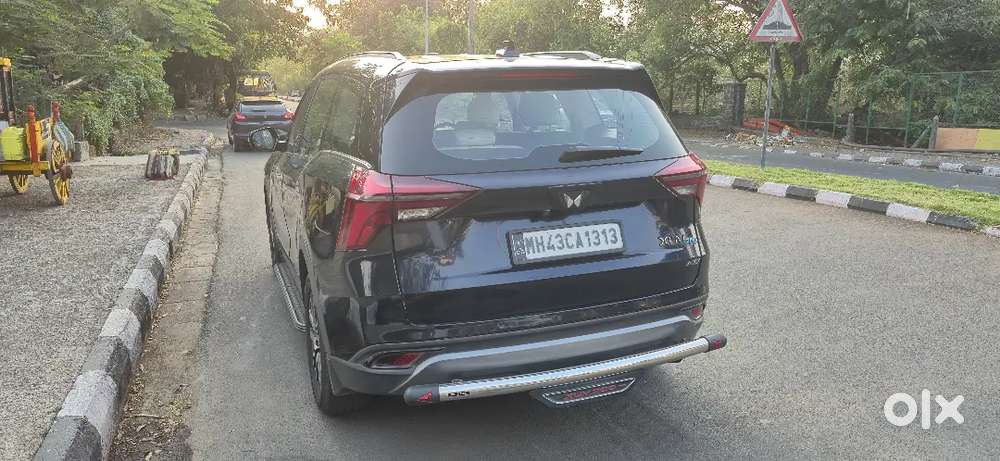 Mahindra Xuv700 2022 Diesel 74500 Km Driven. Mid Night Black. Corporat