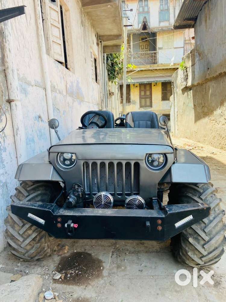 Mahindra Jeep Classic 1983