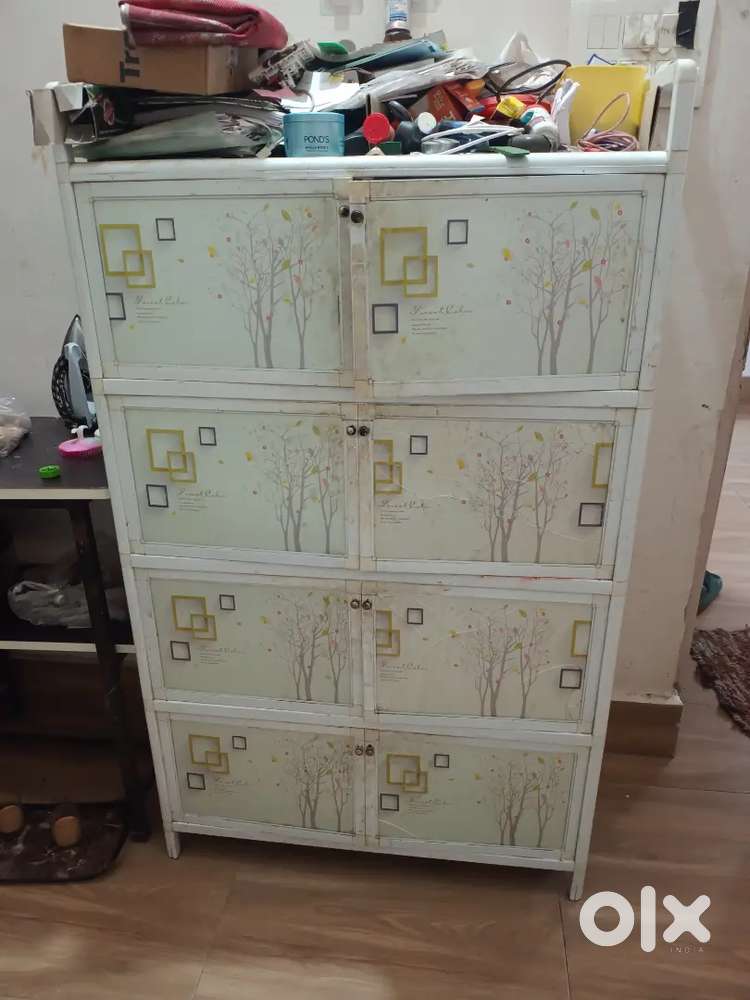 I m selling wardrobe