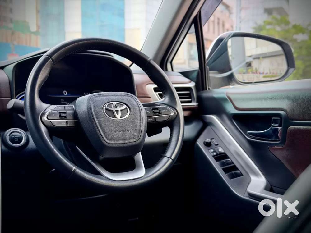 Toyota Innova Hycross 2.0 Vx Hybrid 7 Str, 2025, Petrol