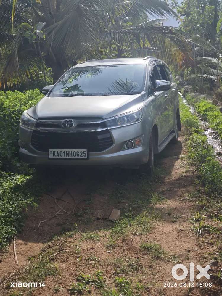 Toyota Innova Crysta 2018 Diesel Well Maintained