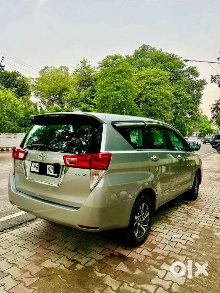 Innova Crysta 2023 1st Onwer Diesel Manual Vip Number Included