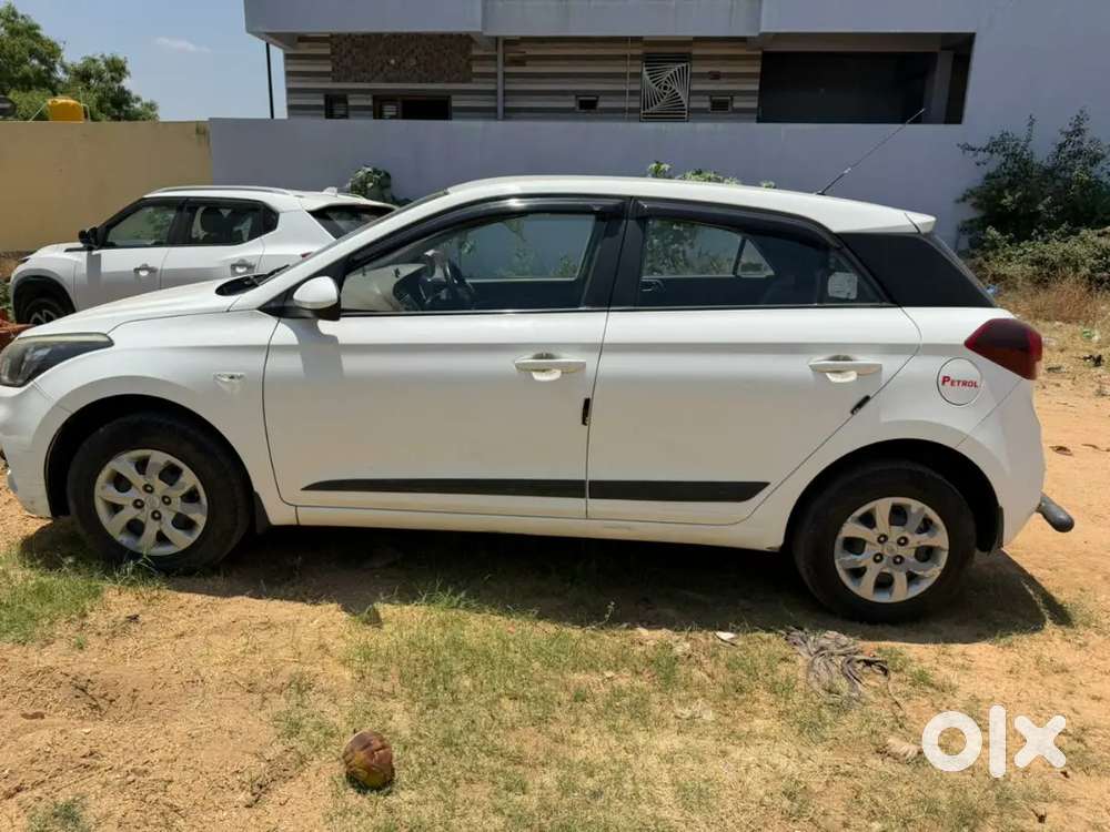 Hyundai I20 2020 Petrol 127000 Km Driven
