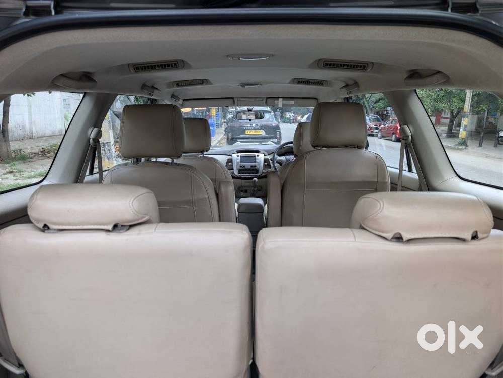 Toyota Innova 2.5 V 7 STR, 2013